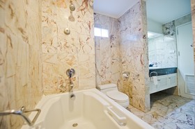 Royal President Suites
