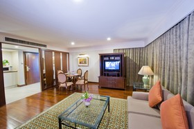 Royal President Suites