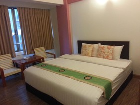 Crown BTS nana Hotel