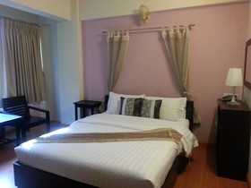 Crown BTS nana Hotel