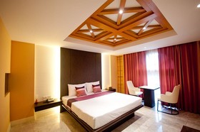 Siam Paradise Entertainment Complex