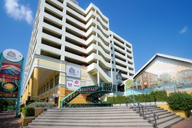 Siam Subway Hostel And Café