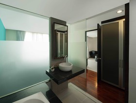 Silom Lofts Luxury Service Apartment