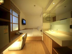 Silom One
