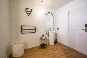Theme Boutique Hotel