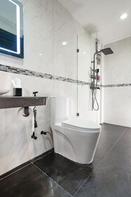 Thonglor Suites Hotel