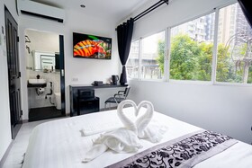 Thonglor Suites Hotel