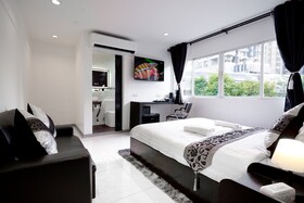 Thonglor Suites Hotel