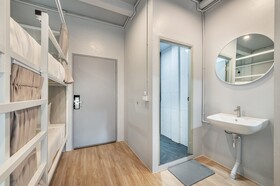 Ti Thong Hostel