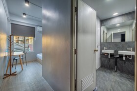 Ti Thong Hostel
