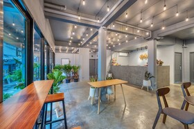 Ti Thong Hostel