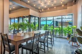 Ti Thong Hostel