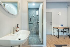 Ti Thong Hostel