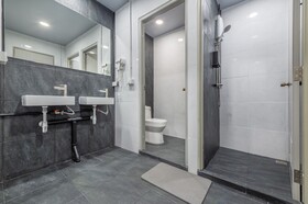 Ti Thong Hostel