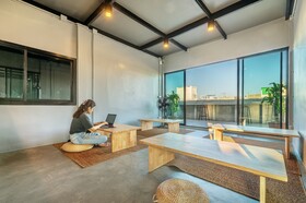 Ti Thong Hostel