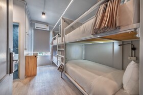 Ti Thong Hostel