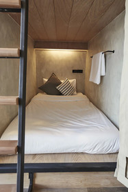 Vann Bangkok Boutique House and Cafe