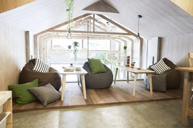Vann Bangkok Boutique House and Cafe
