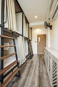 Vann Bangkok Boutique House and Cafe
