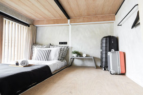 Vann Bangkok Boutique House and Cafe