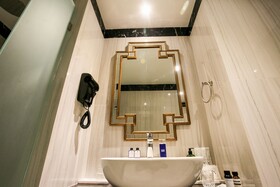 Vince Hotel Pratunam