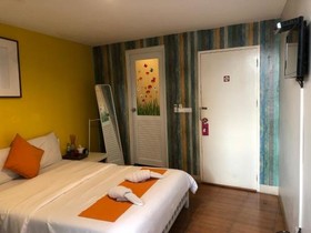 VX The Fifty Hostel