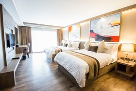 Wealth Lodge Asoke by Favstay