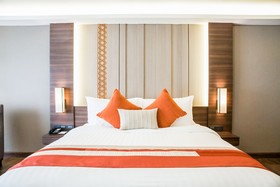 Wealth Lodge Asoke by Favstay