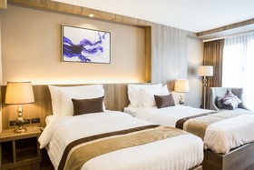 Wealth Lodge Asoke by Favstay