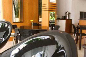 RoomQuest Pratunam Yesterday's Photo Hotel
