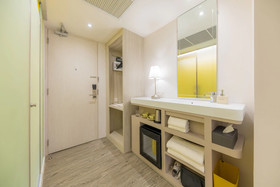Yello Rooms Victory Monument