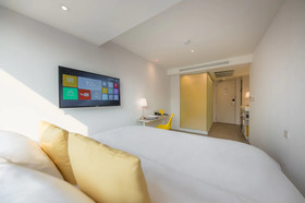 Yello Rooms Victory Monument