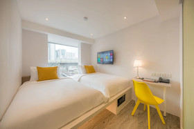 Yello Rooms Victory Monument