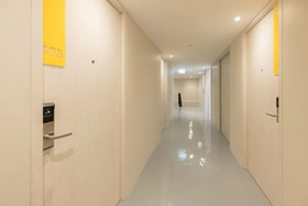 Yello Rooms Victory Monument