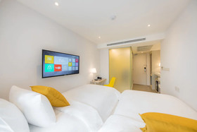 Yello Rooms Victory Monument