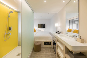 Yello Rooms Victory Monument