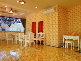 The Grand Paradise Suite