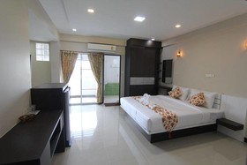 Gold Airport Suites