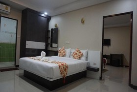 Gold Airport Suites
