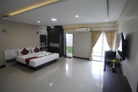 Gold Airport Suites