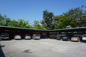 Bangkok Travel Suites Hotel