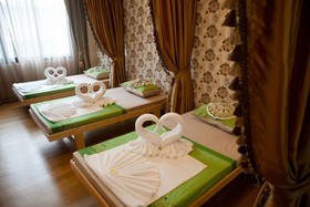 Alisha Court Hotel & Residence