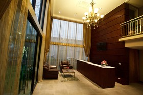 Alisha Court Hotel & Residence