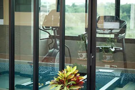 Alisha Court Hotel & Residence