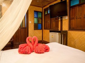Baan Chompoo Homestay