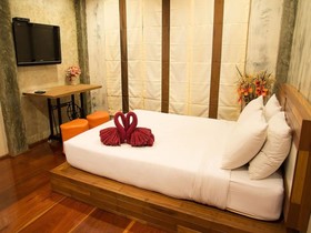 Baan Chompoo Homestay