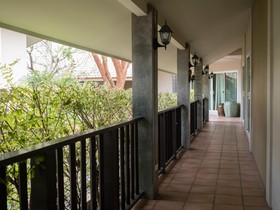 Baansanfan Amphawa