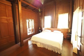 Baan Suan Amphawa