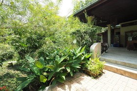 Baan Suan Amphawa