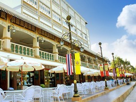 Chuchai Buri Sri Amphawa
